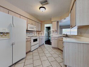 4908 Rambling Rose Pl in Tampa, FL - Building Photo - Building Photo