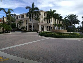 3210 Renaissance Way, Unit 210 in Boynton Beach, FL - Foto de edificio - Building Photo