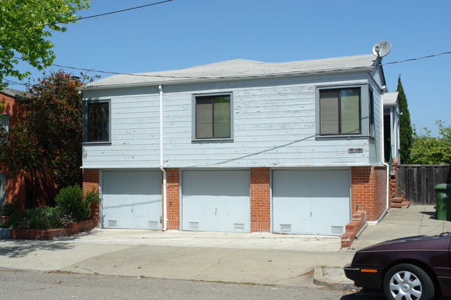 1215-1219 Virginia St in Berkeley, CA - Foto de edificio - Building Photo