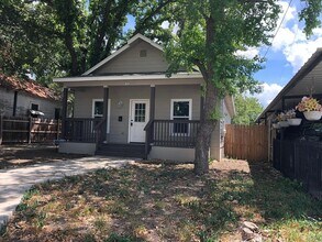 1922 Virginia Blvd in San Antonio, TX - Building Photo - Building Photo