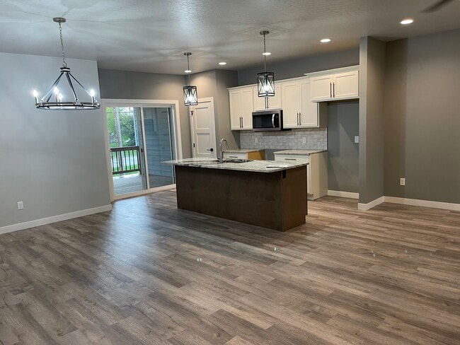 109 Mydland Dr in Harrisburg, SD - Building Photo - Building Photo