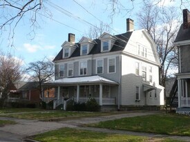 658 Maple Ln, Unit #1 in Sewickley, PA - Building Photo