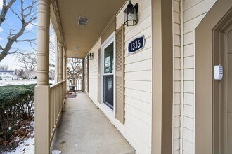 1336 Queensgreen Cir in Naperville, IL - Building Photo - Building Photo