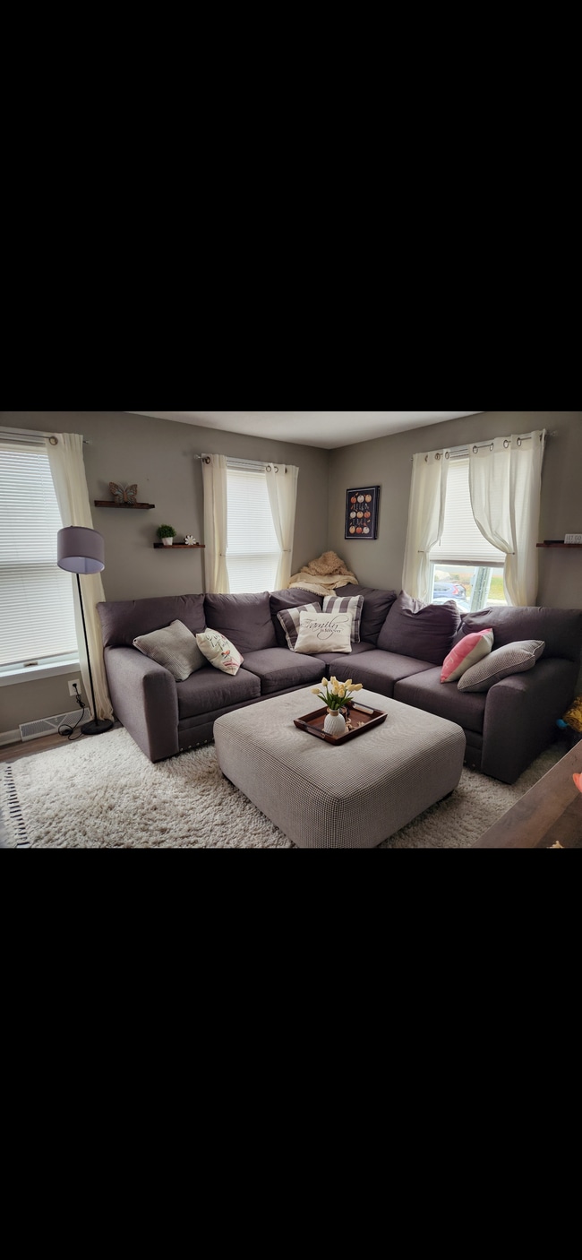 3 Hamar Dr in Feeding Hills, MA - Building Photo - Building Photo