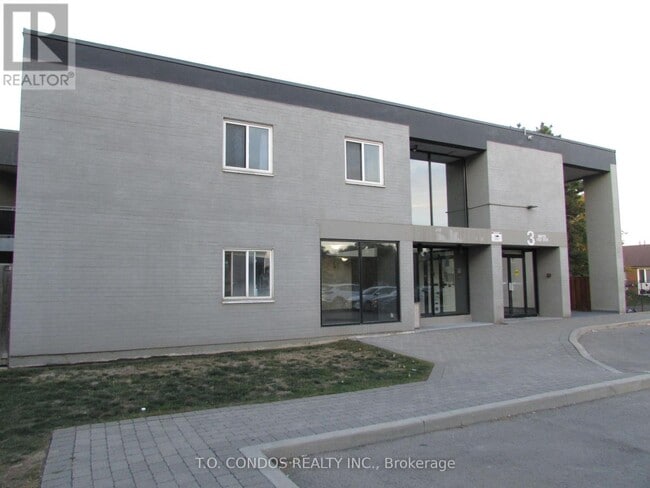 2001 Bonnymede Dr in Mississauga, ON - Building Photo - Building Photo