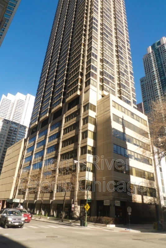 30 E Huron St in Chicago, IL - Building Photo - Building Photo