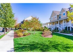 2974 Clover Ridge Dr in Chaska, MN - Foto de edificio - Building Photo