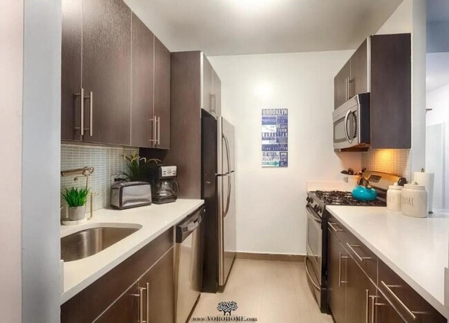 200 John St in New York, NY - Building Photo - Building Photo
