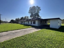 13191 Sunshine Rd in Baton Rouge, LA - Building Photo