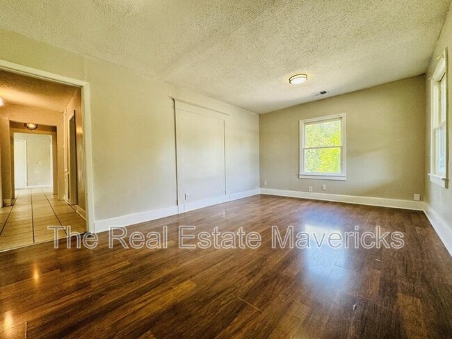 2204 Robbins St in Chattanooga, TN - Building Photo - Building Photo