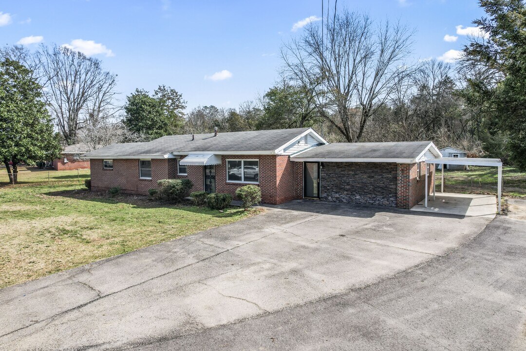 1419 Ashville Rd NE in Leeds, AL - Building Photo
