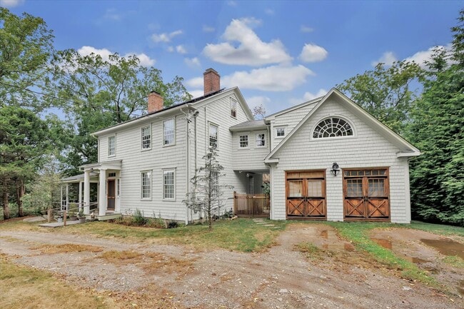 property at 160 Hillspoint Rd