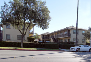 1910-1918 Lincoln Ave Apartments