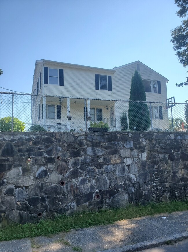 197 Burnsford Ave, Unit 2nd floor