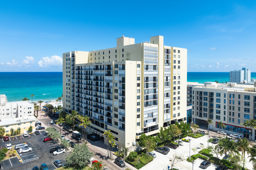 Crystal Tower in Hollywood, FL - Building Photo