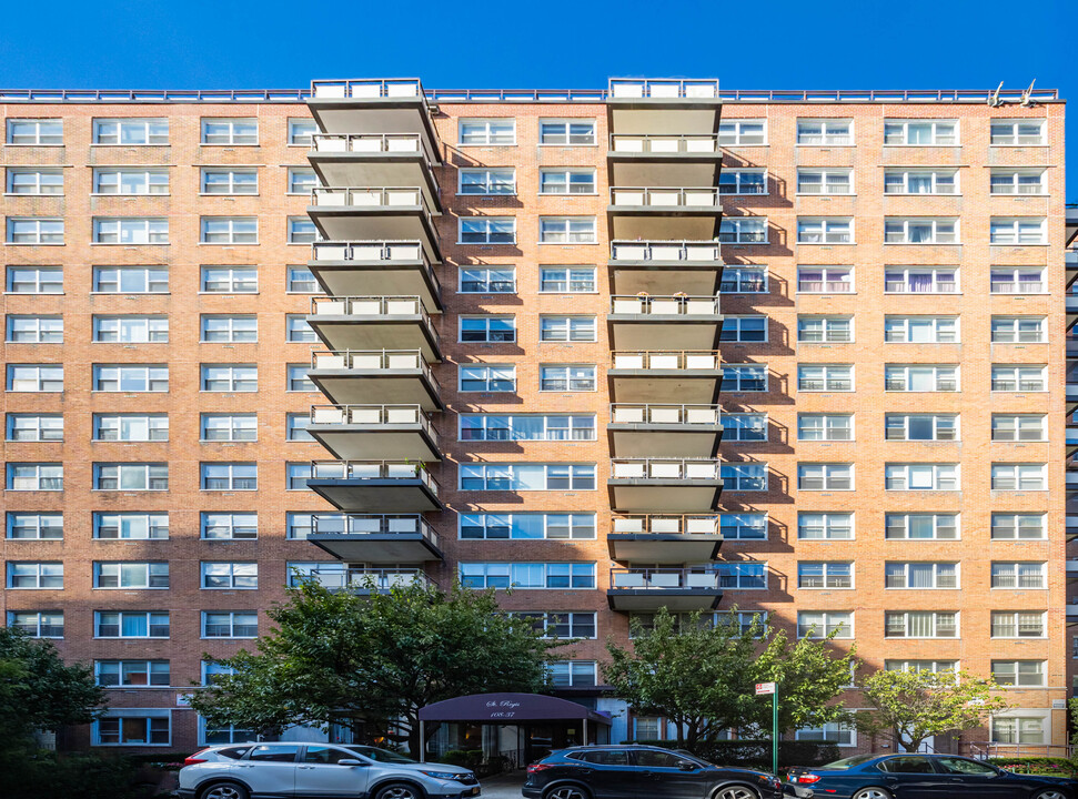 St. Regis in Forest Hills, NY - Building Photo