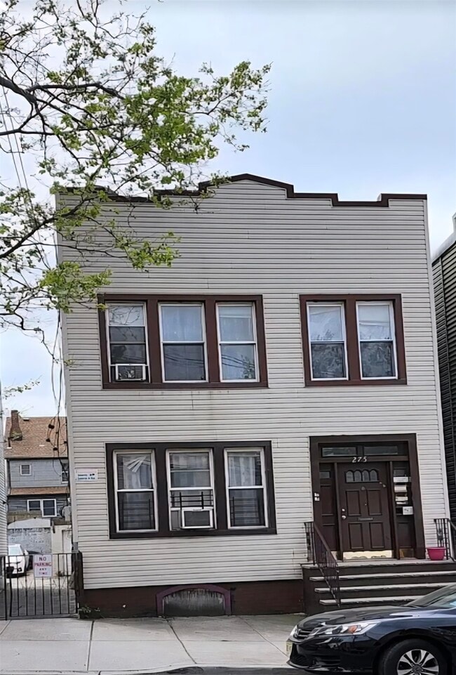 property at 275 MANHATTAN Ave