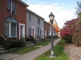 Saybrook Townhouses Apartments