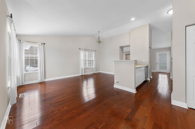 831 Genesee Dr in Naperville, IL - Building Photo - Building Photo