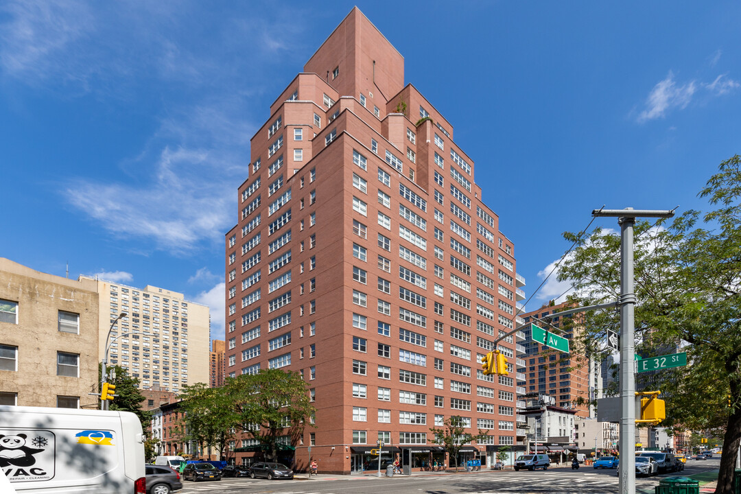 Riverview East in New York, NY - Foto de edificio