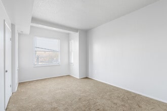 R Street Apartments in Washington, DC - Building Photo - Interior Photo