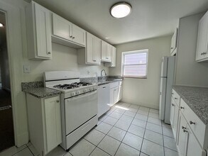 821 Collins St in Pittsburgh, PA - Building Photo - Building Photo