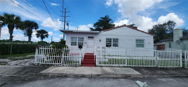405 NW 64th St in Miami, FL - Building Photo - Building Photo