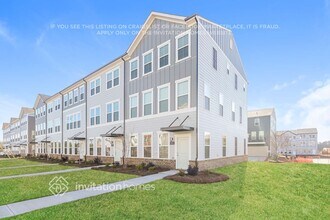 4377 Johnston Oehler Rd in Charlotte, NC - Building Photo - Building Photo