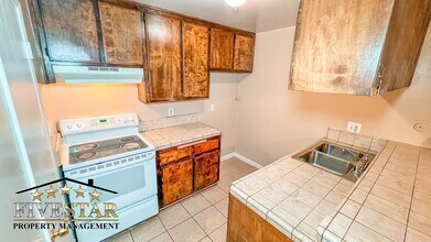 117 Universe Ave in Bakersfield, CA - Building Photo - Building Photo