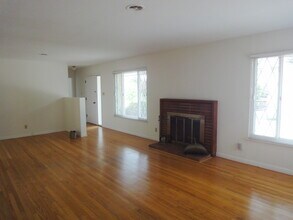 4 Zandra Pl in Novato, CA - Building Photo - Building Photo