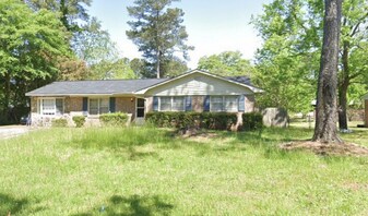 1692 Kinglet Rd in Jonesboro, GA - Building Photo