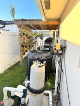 911 NW 7th St in Dania Beach, FL - Building Photo - Building Photo
