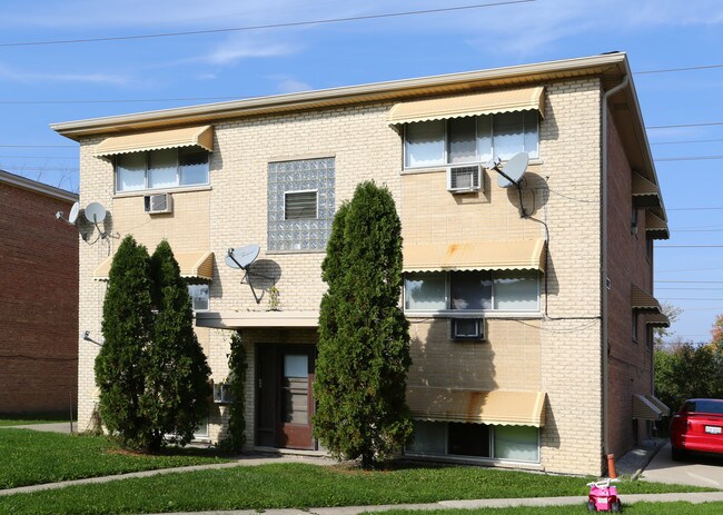 9672 Golf Ter in Des Plaines, IL - Building Photo - Building Photo