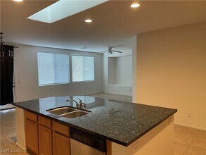 5832 Vista Luna St in North Las Vegas, NV - Building Photo - Building Photo