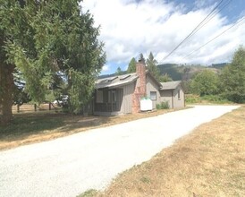 13311 Jordan Rd in Arlington, WA - Foto de edificio - Building Photo