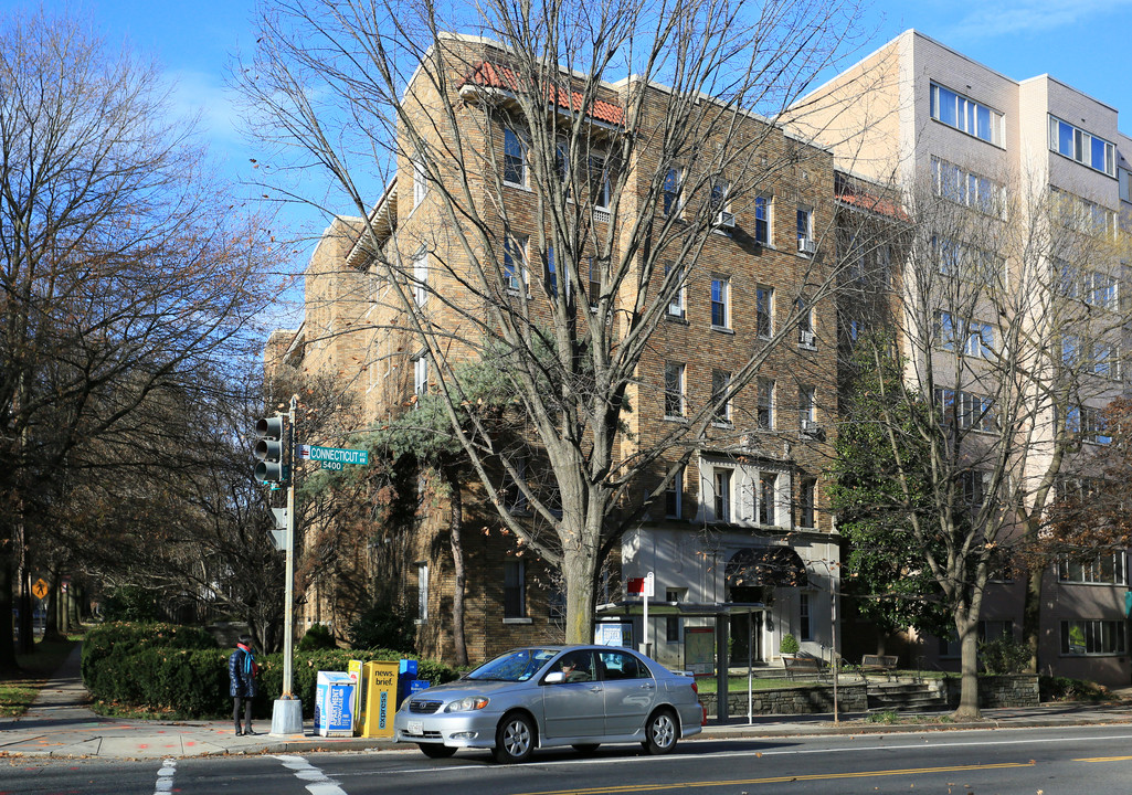 5402 Connecticut Ave NW in Washington, DC - Building Photo