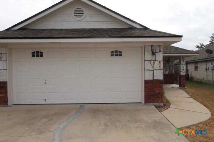 2112 Flagstaff Dr in Killeen, TX - Building Photo