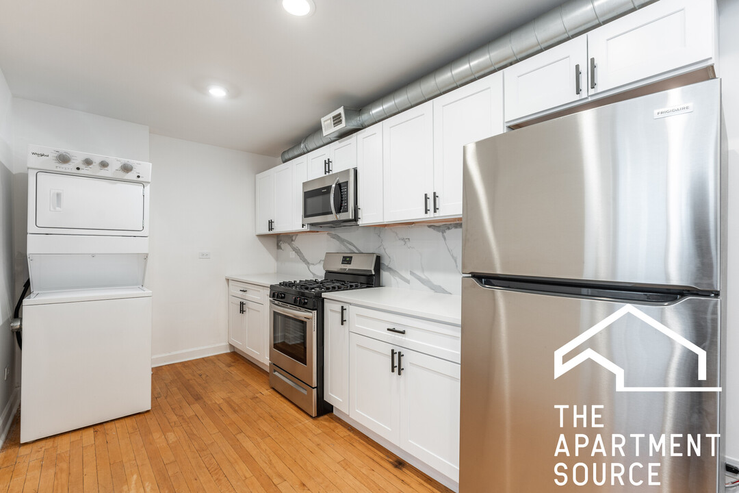 3838 W George St in Chicago, IL - Building Photo