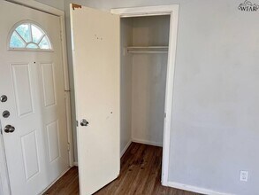 813 Van Horn St in Iowa Park, TX - Building Photo - Building Photo