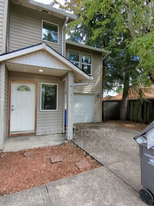 1526 SE 125th Ct in Portland, OR - Building Photo