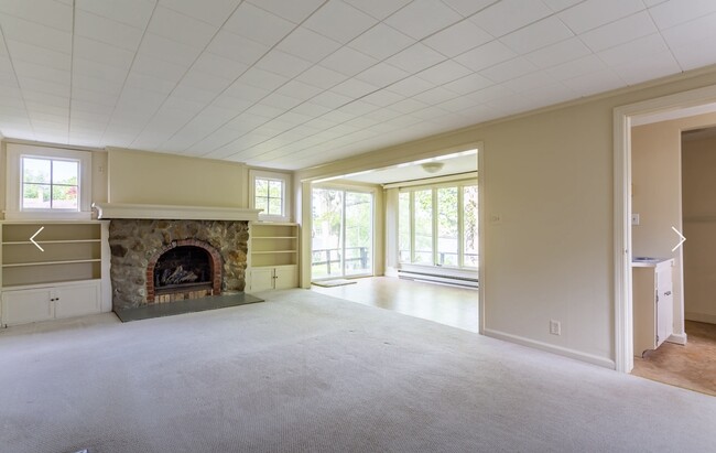 14 Old Marlborough Rd in East Hampton, CT - Building Photo - Building Photo