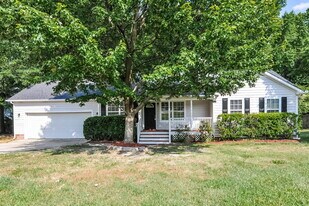 901 Perry Howard Rd in Fuquay Varina, NC - Building Photo