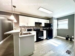 2501 Eastway Dr in Charlotte, NC - Building Photo - Building Photo