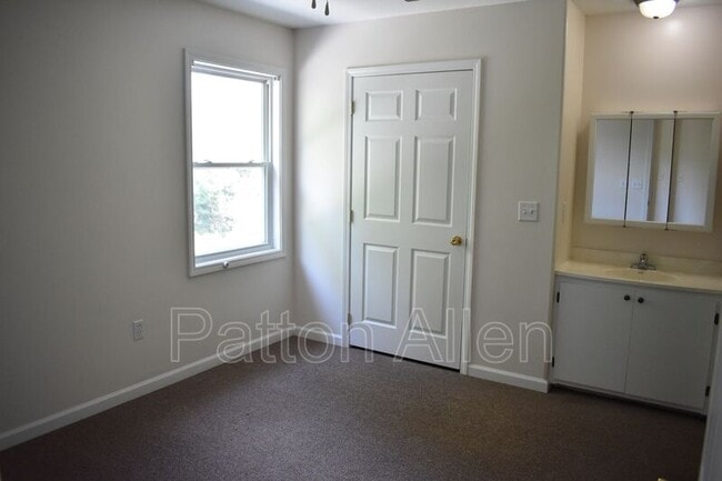 121 Citadel Dr in Cullowhee, NC - Foto de edificio - Building Photo