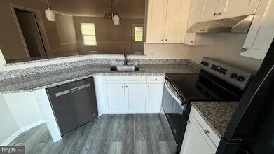 18715 Martins Landing Dr in Germantown, MD - Building Photo - Building Photo