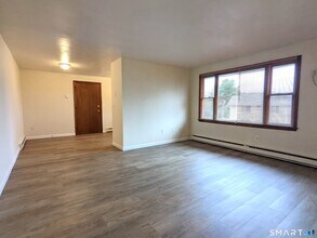 177 Homestead St in Manchester, CT - Building Photo - Building Photo