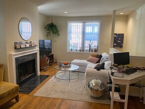 1715 Swann St NW, Unit #3 in Washington, DC - Building Photo - Building Photo