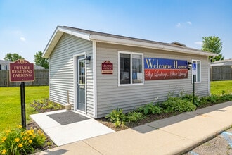 Woodbury Estates Apartments in Adrian, MI - Foto de edificio - Building Photo