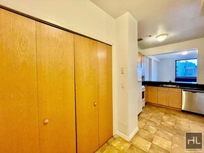27-34-34 21st St in Queens, NY - Building Photo - Building Photo