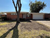 2214 Mockingbird Ln in Garland, TX - Building Photo - Building Photo